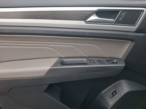 Used 2023 Volkswagen Atlas SE w/ Panoramic Sunroof Package AWD/4WD image 15