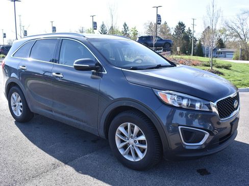 Used 2018 Kia Sorento LX image 1
