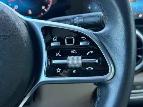 Used 2022 Mercedes-Benz GLB 250 image 28
