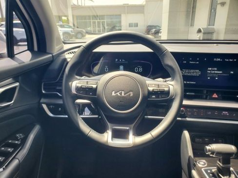 Used 2024 Kia Sportage EX AWD/4WD image 16