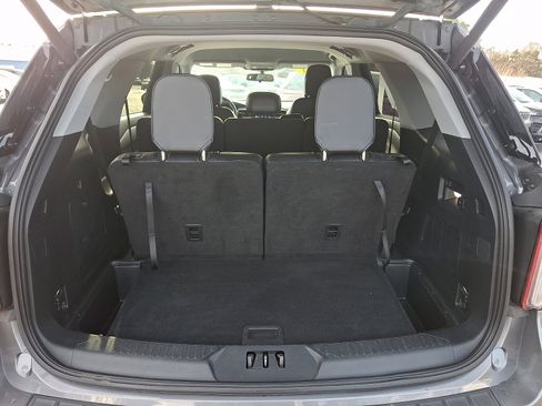 Used 2021 Ford Explorer XLT w/ Equipment Group 202A image 28