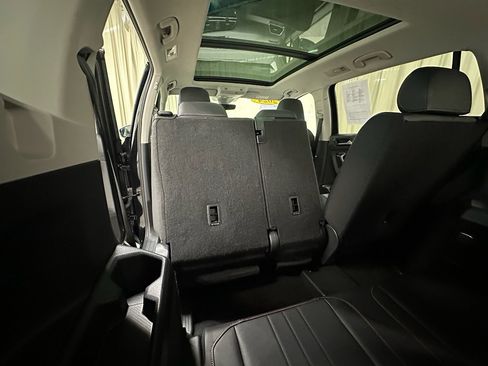 Used 2024 Volkswagen Tiguan Wolfsburg Edition image 23