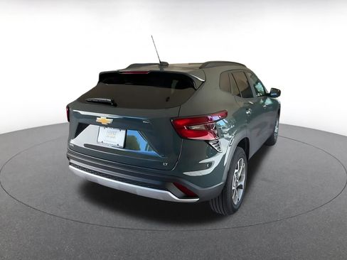 Used 2025 Chevrolet Trax LT image 14