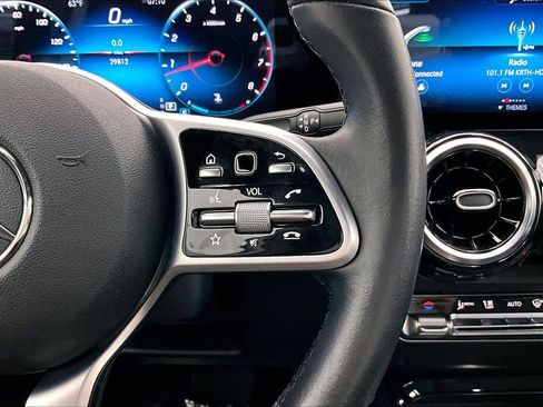 Certified 2022 Mercedes-Benz GLB 250 image 22