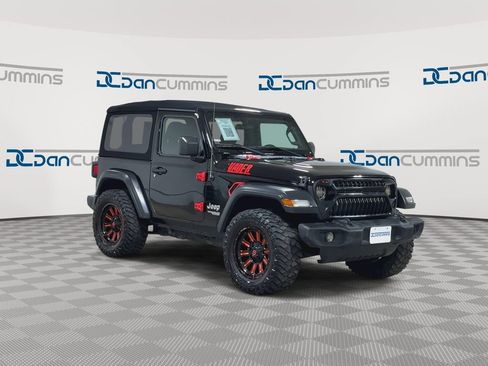 Used 2019 Jeep Wrangler Sport AWD/4WD image 2