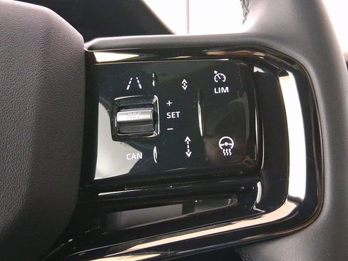 Used 2025 Land Rover Range Rover Evoque S image 16