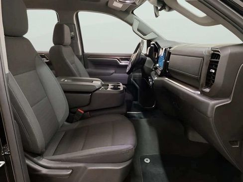 Used 2025 Chevrolet Silverado 1500 LT AWD/4WD image 21