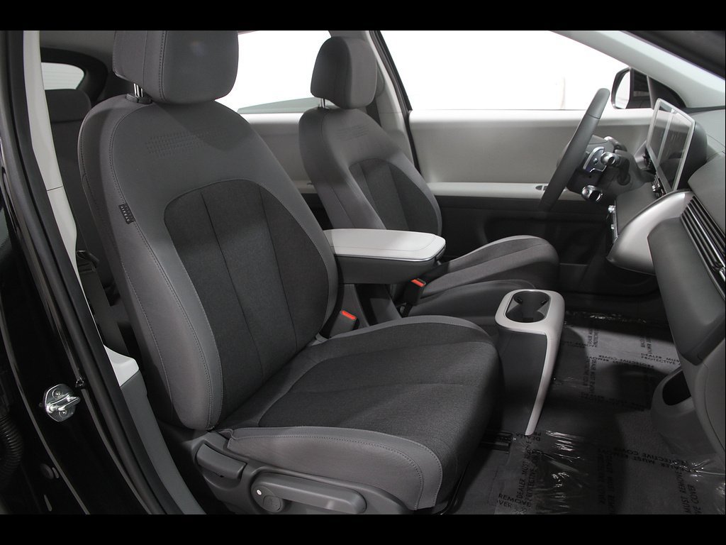 Certified 2024 Hyundai Ioniq 5 SEL RWD image 18