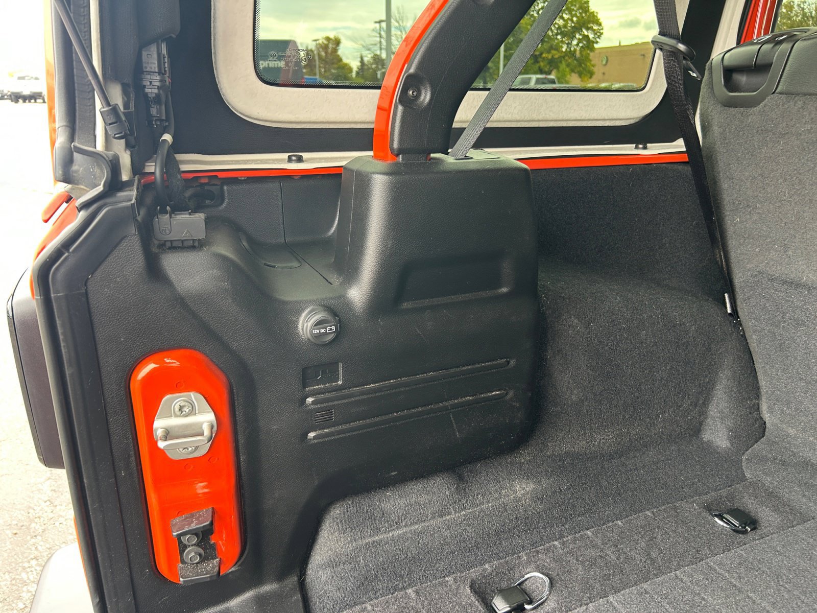 Used 2023 Jeep Wrangler Unlimited Sahara AWD/4WD image 32