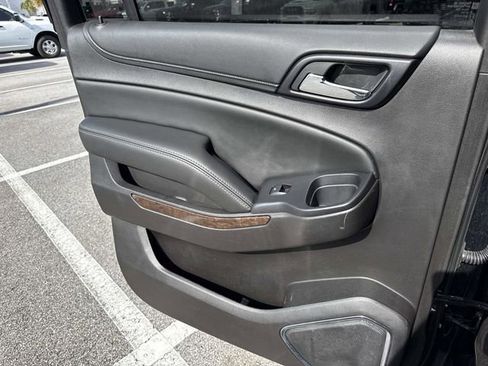 Used 2016 Chevrolet Suburban LT image 10
