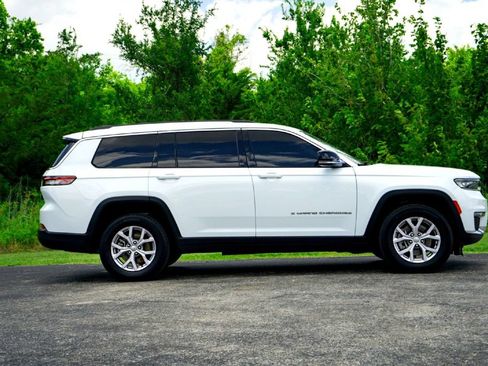 Used 2022 Jeep Grand Cherokee L Limited AWD/4WD image 6