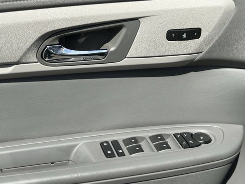 Used 2017 Chevrolet Traverse LT FWD image 23