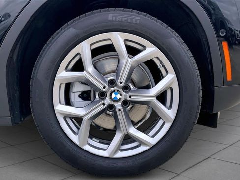 Used 2024 BMW X4 xDrive30i image 11