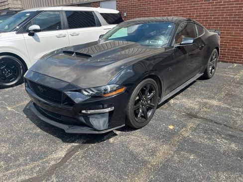 Used 2019 Ford Mustang GT Premium w/ Black Accent Package RWD image 3