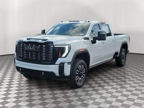 Used 2025 GMC Sierra 2500 Denali Ultimate AWD/4WD image 3