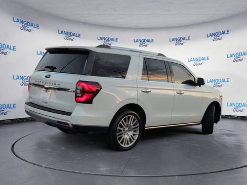 Used 2022 Ford Expedition Limited image 4