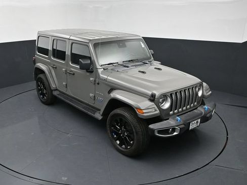 Used 2022 Jeep Wrangler Unlimited Sahara w/ Cold Weather Group AWD/4WD image 16