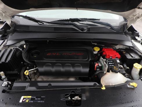 Used 2019 Jeep Compass Latitude AWD/4WD image 8