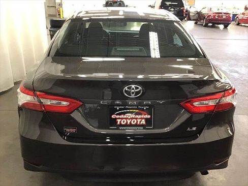 Certified 2018 Toyota Camry LE w/ Convenience Package FWD image 4