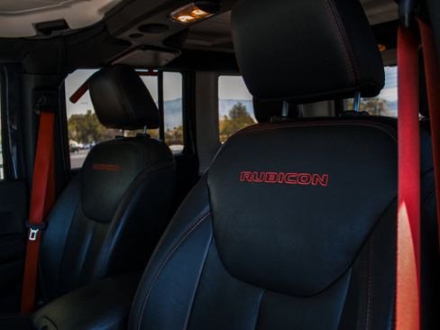 Used 2017 Jeep Wrangler Unlimited Rubicon AWD/4WD image 11