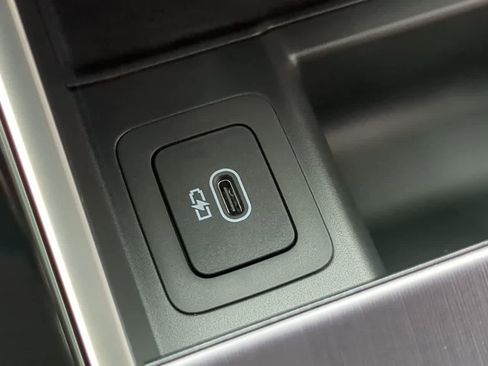 New 2026 Land Rover Range Rover Velar Dynamic SE image 33