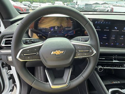 New 2026 Chevrolet Traverse LT w/ Sun and Wheel Package FWD image 23