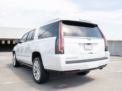 Used 2020 Cadillac Escalade ESV Premium Luxury RWD image 5