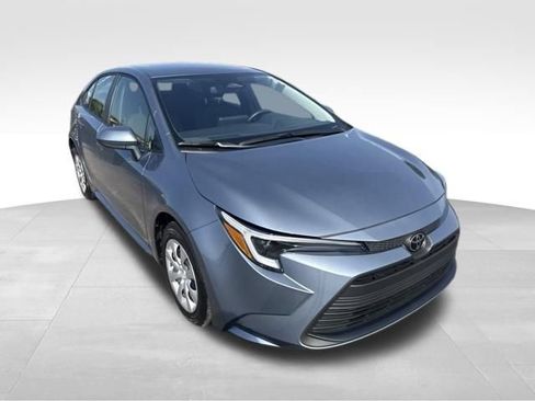 Used 2026 Toyota Corolla LE FWD image 7