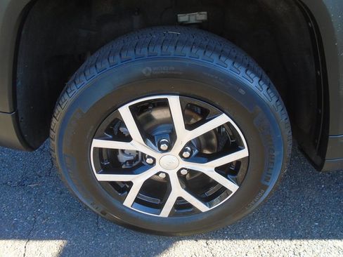 Certified 2024 Jeep Grand Cherokee Limited w/ Luxury Tech Group II image 18