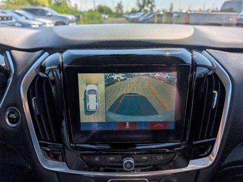 Used 2018 Chevrolet Traverse LT AWD/4WD image 17