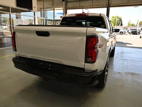 Used 2023 Chevrolet Colorado Z71 w/ Z71 Convenience Package 2 AWD/4WD image 6