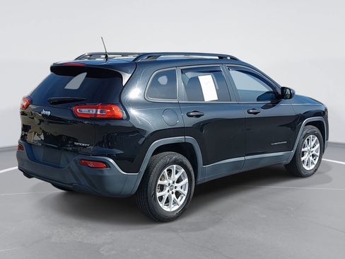 Used 2016 Jeep Cherokee Sport image 5