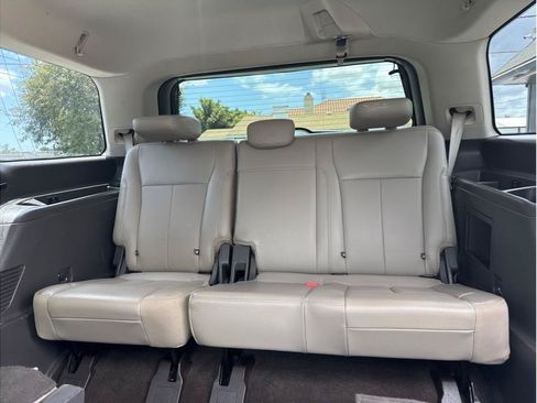Used 2020 Ford Expedition XLT w/ Equipment Group 202A AWD/4WD image 31