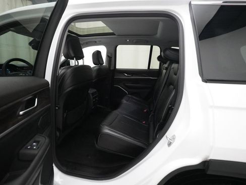 Used 2023 Jeep Grand Cherokee 4WD 4xe image 14