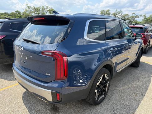 Used 2025 Kia Telluride S AWD/4WD image 2