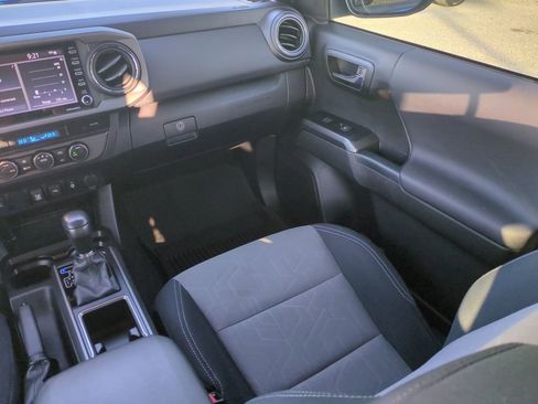 Used 2021 Toyota Tacoma TRD Sport image 25