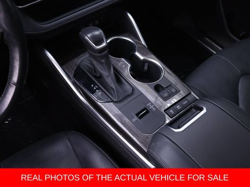 Used 2021 Toyota Highlander Platinum AWD/4WD image 11