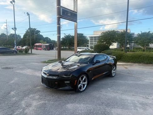 Used 2017 Chevrolet Camaro SS RWD image 1