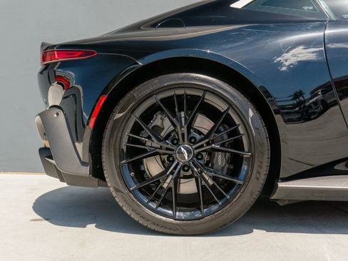 Used 2020 Aston Martin V8 Vantage Coupe RWD image 29