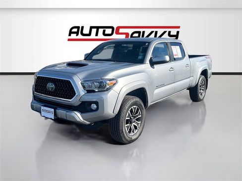 Used 2021 Toyota Tacoma TRD Sport w/ Technology Package image 3