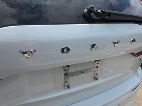 Used 2022 Volvo XC60 B5 Momentum AWD/4WD image 13