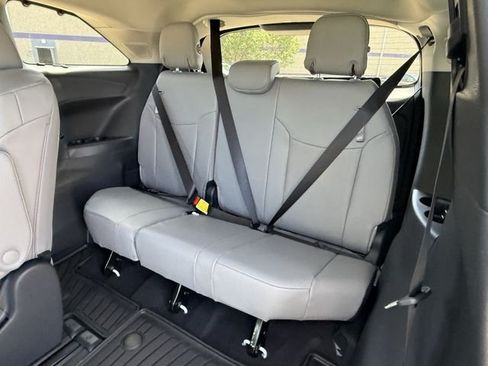 New 2026 Toyota Sienna XLE FWD image 31