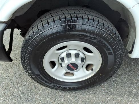 Used 2016 GMC Savana 2500 image 9