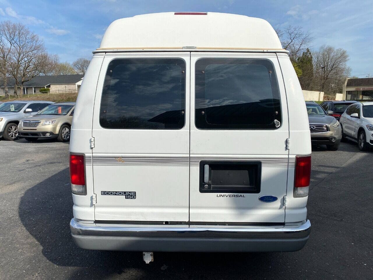 Used 1997 Ford E-150 and Econoline 150 RWD image 6