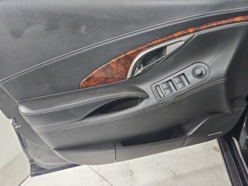 Used 2013 Buick LaCrosse Touring image 11