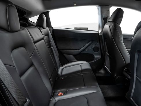 Used 2023 Tesla Model Y Long Range image 33