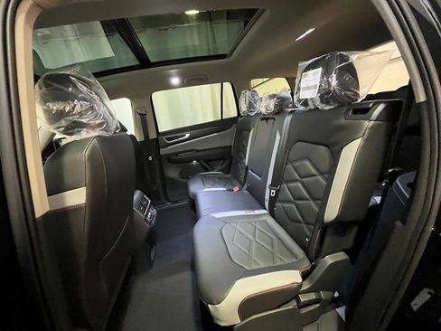 New 2026 Volkswagen Atlas Peak Edition AWD/4WD image 22