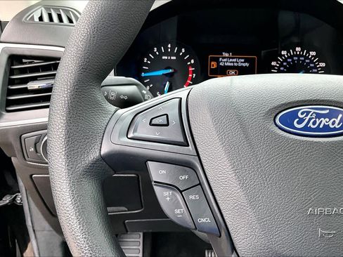Used 2019 Ford Edge SE FWD image 24