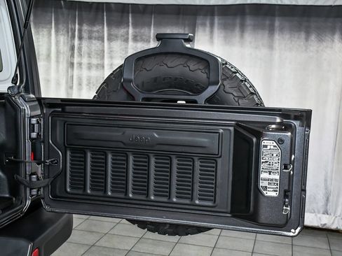 Used 2023 Jeep Wrangler Unlimited Rubicon 4xe AWD/4WD image 57