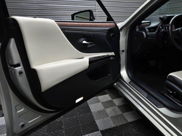 Used 2023 Lexus ES 350 w/ Premium Package FWD image 39